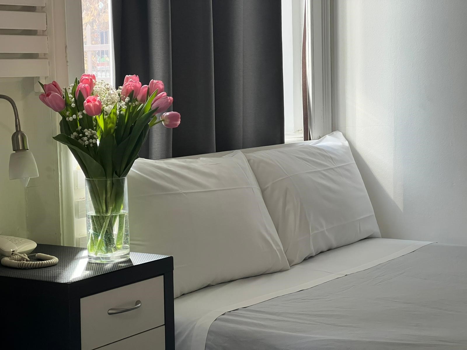 Hotel RossoVino Milano — camera Matrimoniale con bagno privato — dettaglio 3